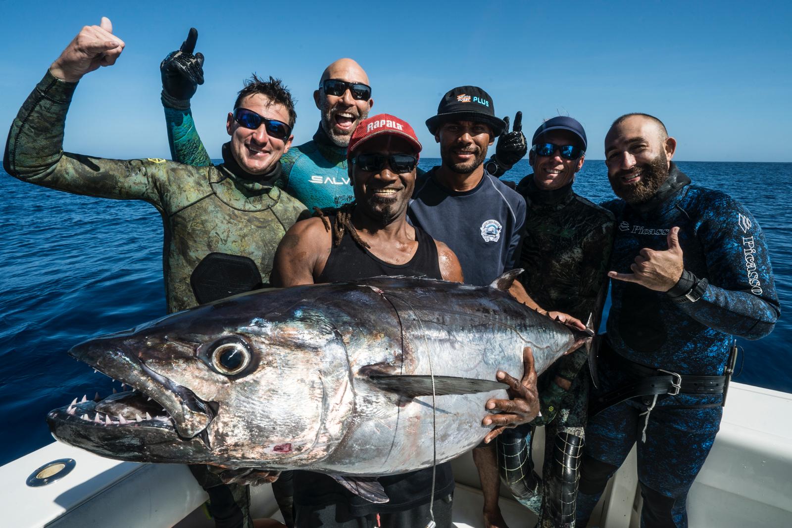 Group spearfishing